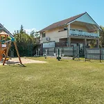 Sunny فيلة